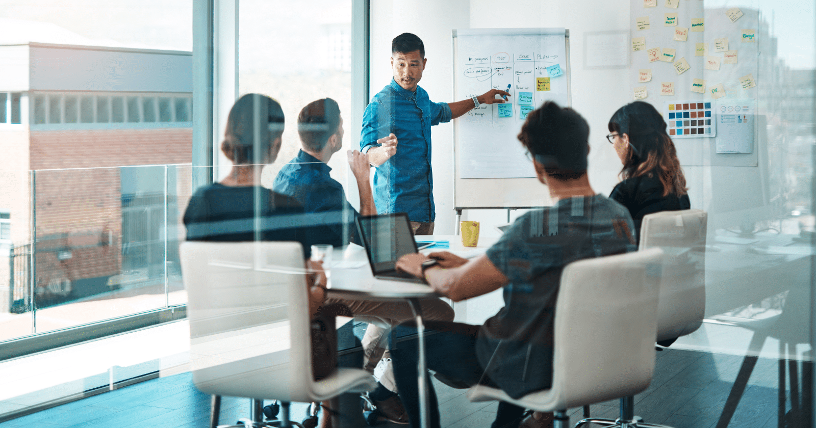 People who grew up in a large family usually display these 8 behaviors as adults