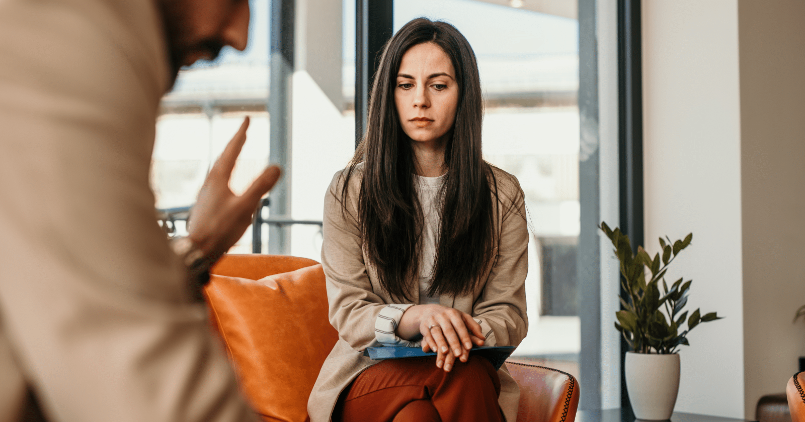 People who have a lower class mindset often display these 8 behaviors without realizing it