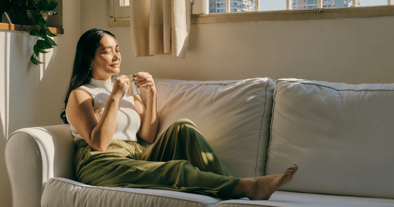 4 unique morning rituals of highly successful women, according to psychology