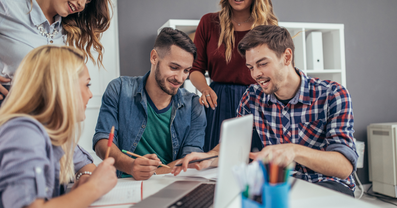 8 small things high-performing employees always do to stand out