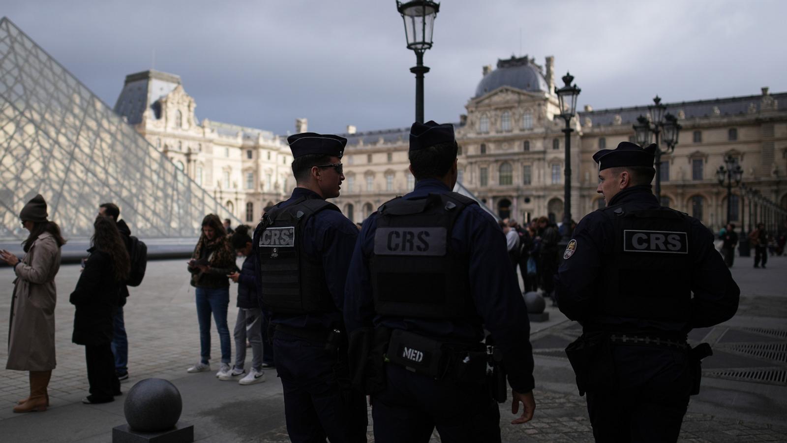 Paris prosecutor ‘deeply regrets’ arrests of Louvre jewel heist suspects made public